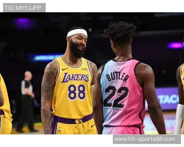 大莫里斯谈湖人对詹姆斯的态度认为缺乏应有的尊重令人困惑 大莫里斯谈湖人对詹姆斯的态度认为缺乏应有的尊重令人困惑