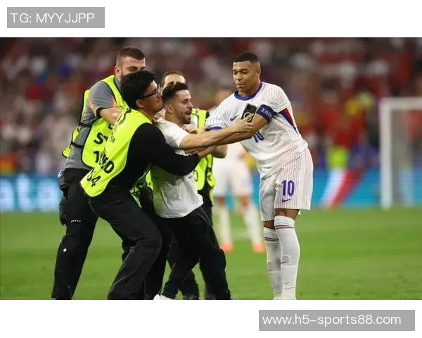 姆巴佩缺席FIFA投票引发关注德尚代为投票背后有何深意 姆巴佩缺席FIFA投票引发关注德尚代为投票背后有何深意